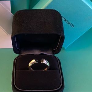 Authentic Tiffany & Co. Picasso Tenderness Ring